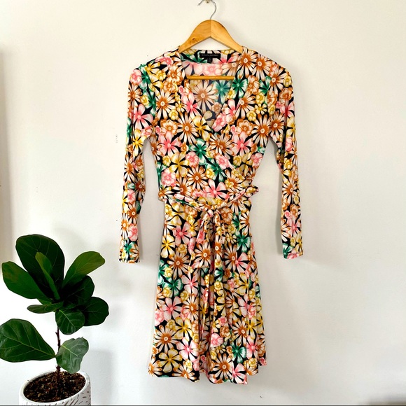 Banana Republic flower power wrap dress 🌸 - Picture 1 of 6